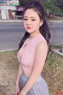 Bước Chân Âm Thầm