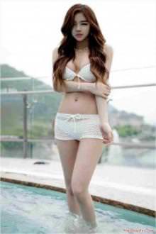 Người Chị Lồn Nhỏ