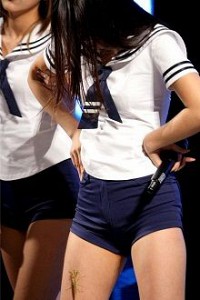 Chị Tám Rầm Lộn