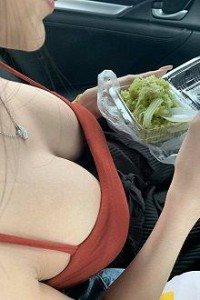 Chia Sẻ Vợ Cho Thằng Bạn Thân