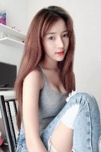 Dì Nguyệt Và Cô Em Vợ