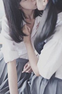 Les – Vòng Tay Không Đàn Ông