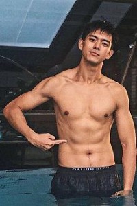 Nam Sinh Trung Học