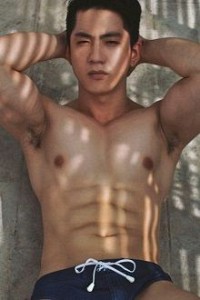 Người Ba Dâm Loàn (bot trung niên dụ dỗ trai trẻ)