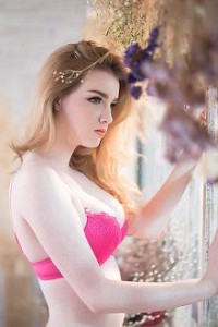 Nhìn Trộm Dì Nguyệt