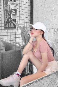 Chị Dâu Họ – Tưởng Xa Mà Lại Quá Gần